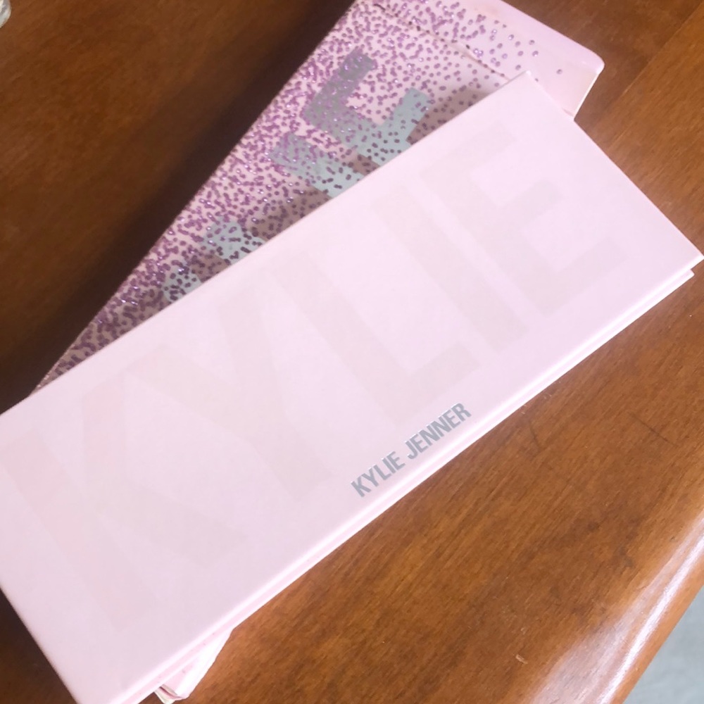 Kylie cosmetics eyeshadow palette